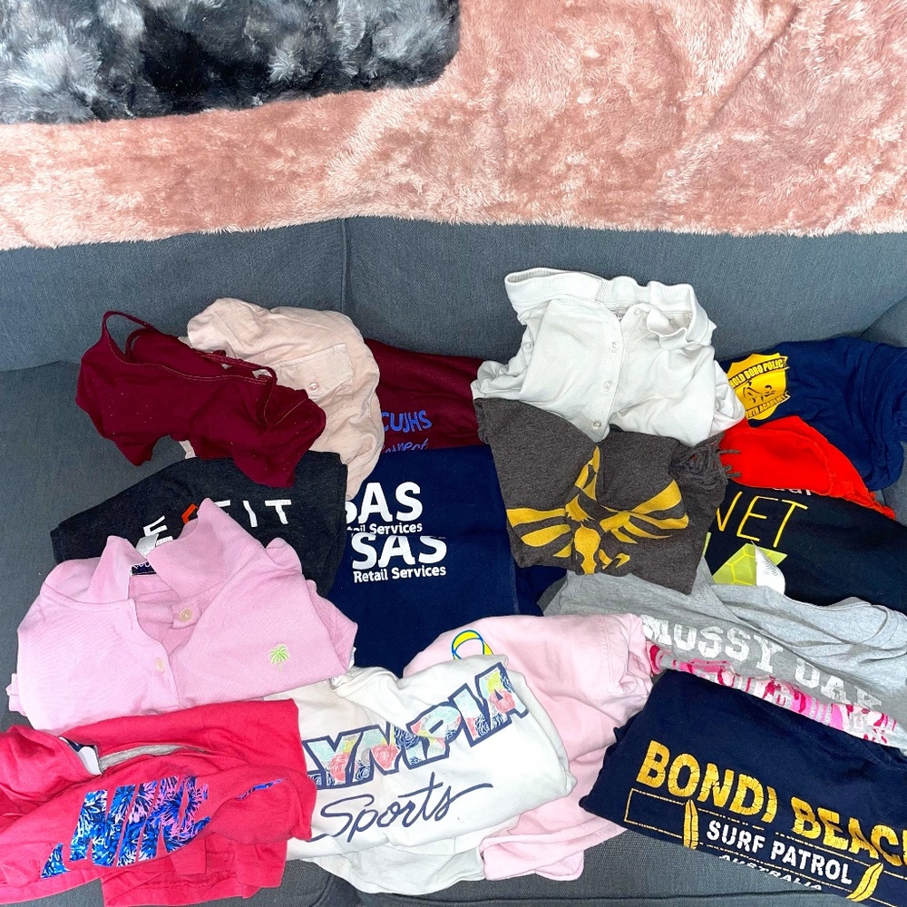 Bundle of 19 Shirts All Size M-L Free In Any Bundle